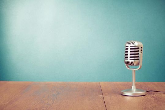 Velhas empresas, grandes negócios: Chaim aumenta aposta no rádio e TV