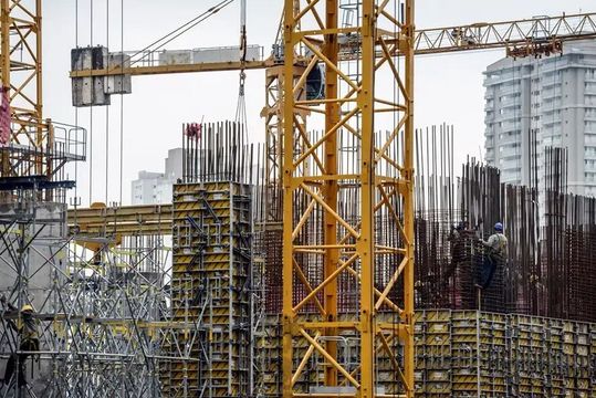 As construtoras de baixa renda subiram 50% desde julho. O Itaú vê espaço pra mais