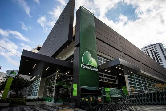 GPA vende postos por R$ 200 milhões; Ultrapar compra a maioria