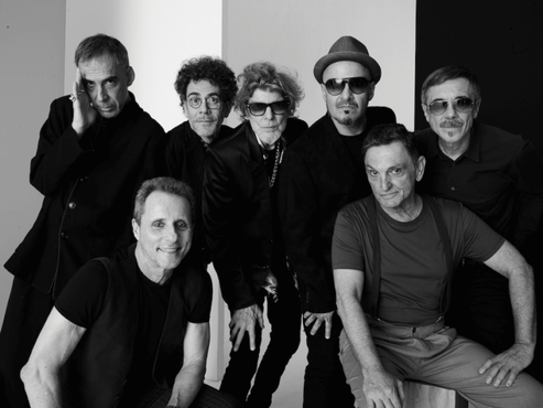Titãs: bringing the band back together