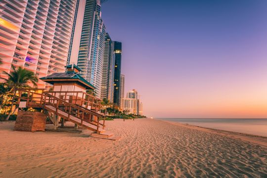 Prédios em Miami afundam com rapidez inesperada – e ninguém sabe bem por quê