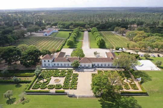 Herdade do Perú: uma fazenda de memórias, no umbigo de Portugal