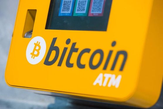 Bitcoin desaba 50% do topo; XP vê 'correção natural'