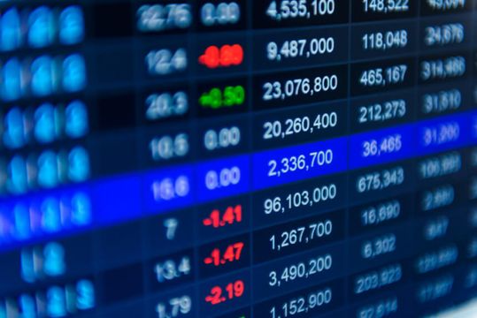Squadra vê Bolsa barata, compra mais MELI e XP e reduz shorts em IRB, Nubank e Aeris