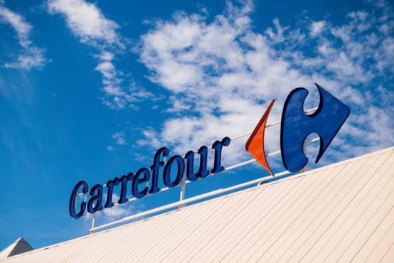 Carrefour estuda fechar capital no Brasil