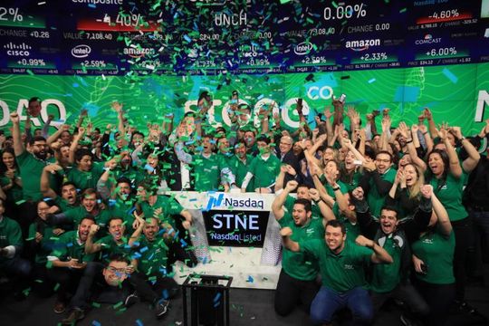 Stone anuncia follow-on de US$ 800 milhões