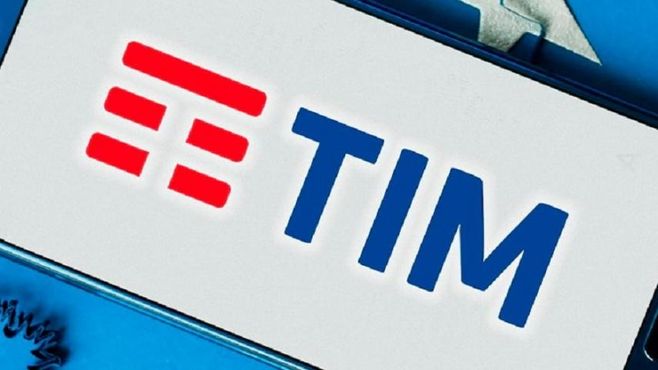 Tim Brasil pode valer 54% mais, mas eventual saída de CEO é risco, diz XP