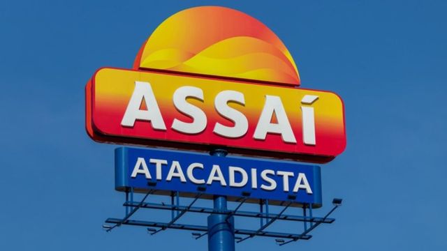 Assaí corta capex pela metade; quer alavancagem abaixo de 3,5x no final de 2024