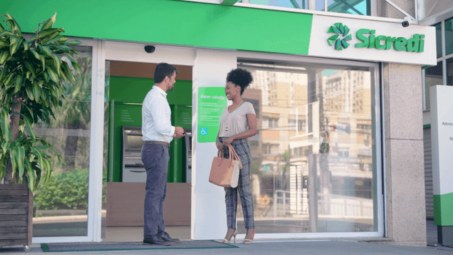 Na disputa entre bancos e fintechs, o Sicredi é a terceira via