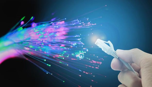 EB Fibra levanta R$ 2 bi na corrida para consolidar provedores de internet