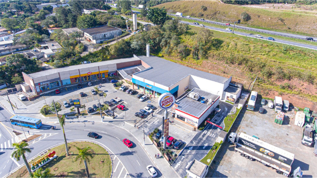 O empresário que comprou os ‘strip malls’ da São Carlos