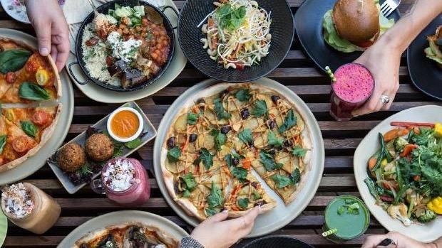 Breve no cardápio: UberEATS x iFood