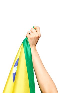 Dois para frente, um para trás: os retrocessos e distorções que sabotam o Brasil