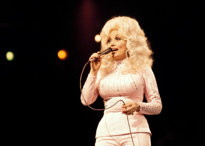 O vazio que Dolly Parton deixa pelo tanto que fez em vida