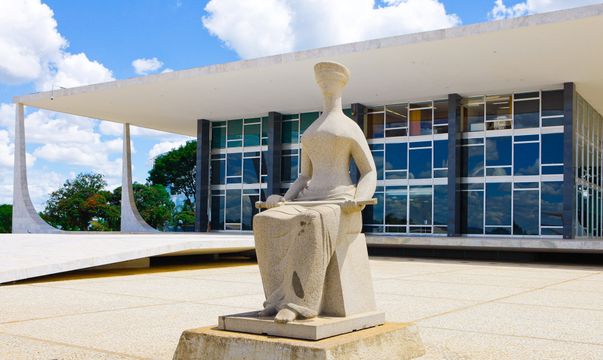 OPINIÃO. Excessos, humildade e autocrítica