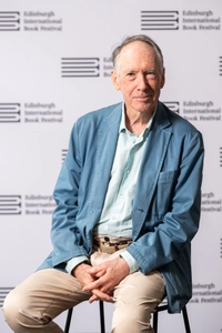 Do futuro, Ian McEwan observa nossa catástrofe