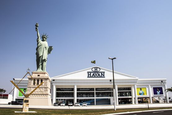 Havan fatura R$ 18 bi, cede margem mas ganha ‘share’