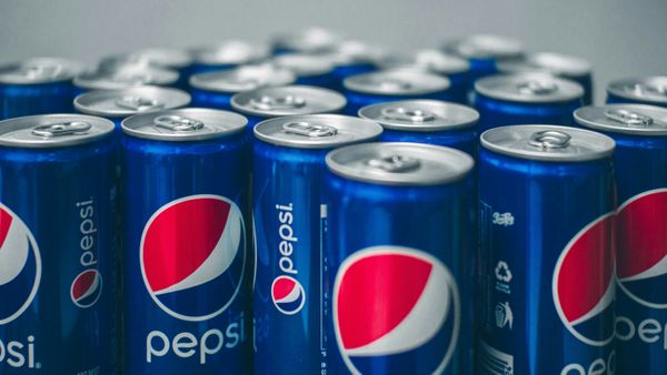 PepsiCo perde o KFC; ação tem maior desconto para a Coca em 25 anos