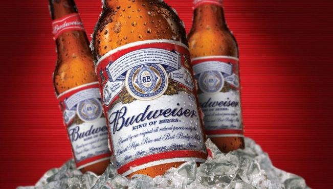 Na Anheuser-Busch Inbev, muitas partidas e uma sucessão adiada