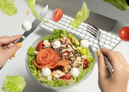 Kaszek investe em salada. Olga Ri