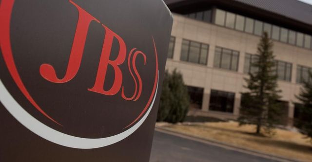 BNDES começa a contratar bancos para vender 50% da fatia na JBS