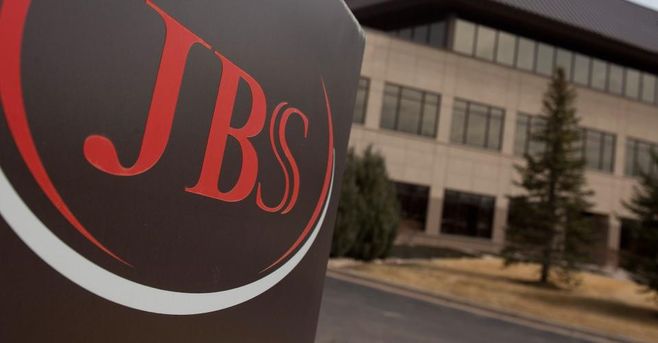 BNDES começa a contratar bancos para vender 50% da fatia na JBS