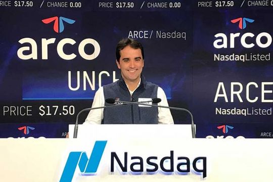 Arco triplica base com compra da Positivo