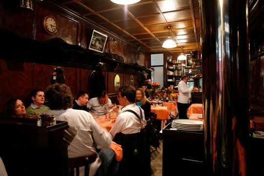 L’Ami Louis, um ‘quiet luxury’ de Paris — agora com um novo proprietário