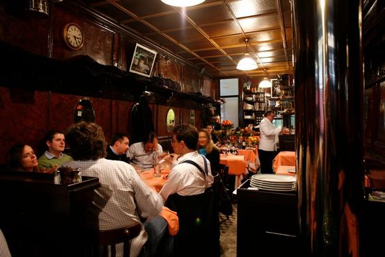 L’Ami Louis, um ‘quiet luxury’ de Paris — agora com um novo proprietário