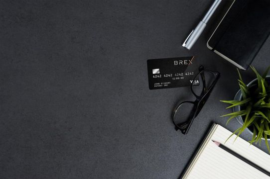 Brex tenta reinventar o cartão corporativo