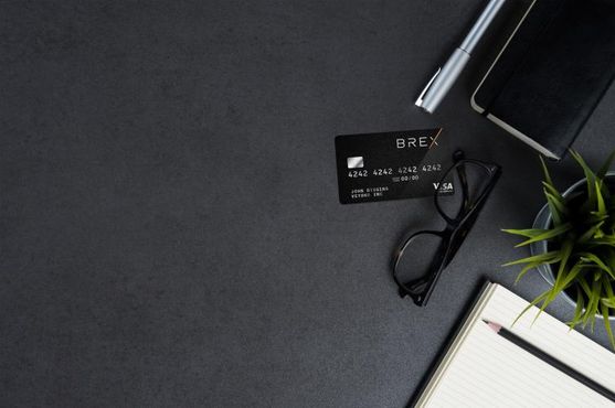 Brex tenta reinventar o cartão corporativo
