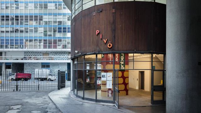 Pivô leiloa 140 obras de artistas com passado glorioso ou futuro promissor
