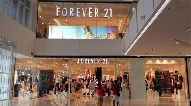 Por que a Forever 21 está quase beijando a lona