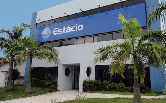 Itaú BBA vê setor de educação "barato", mas reduz preços-alvo de empresas
