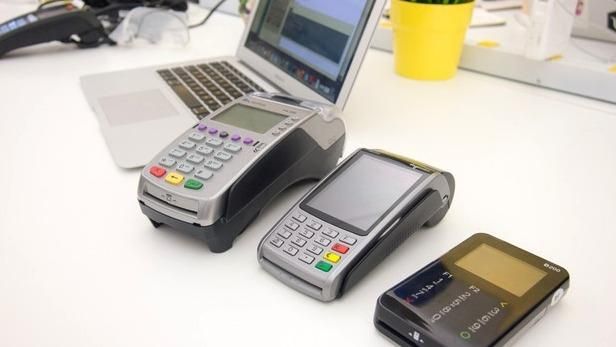 No mercado de cartões, uma briga de cotovelos