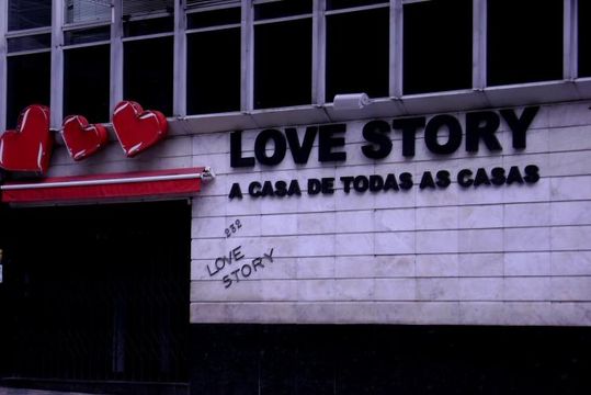 Na Love Story, a dureza da vida fácil