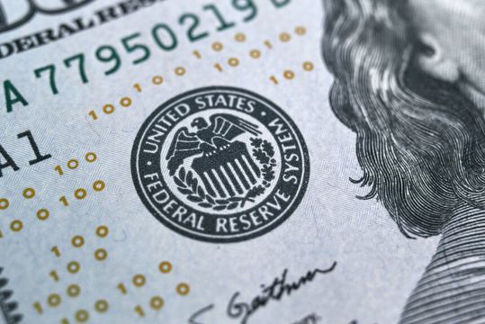 Juro subirá acima do precificado, e EUA terão recessão leve, diz ex-Fed