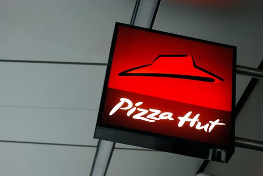 Yum! vende Pizza Hut por US$ 2,7 bi, livrando-se de uma marca cansada